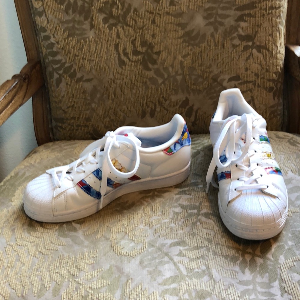 Adidas X Rita Ora Superstar floral sneakers sz 5.5